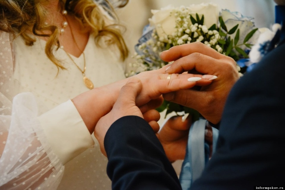 Стали известны даты, в которые жители Псковской области будут чаще всего играть свадьбы Стали известны даты, в которые жители Псковской области будут чаще всего играть свадьбы