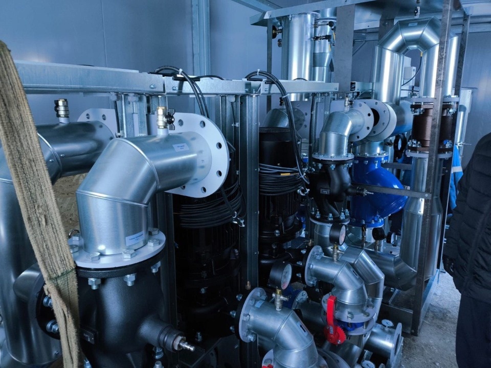 Очистные сооружения и пять центральных тепловых пунктов строят в военном городке «Остров-3» Очистные сооружения и пять центральных тепловых пунктов строят в военном городке «Остров-3»