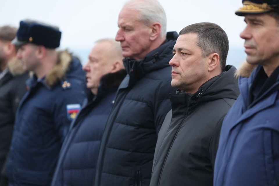 Михаил Ведерников почтил память десантников 6-й роты в Выбутах Михаил Ведерников почтил память десантников 6-й роты в Выбутах