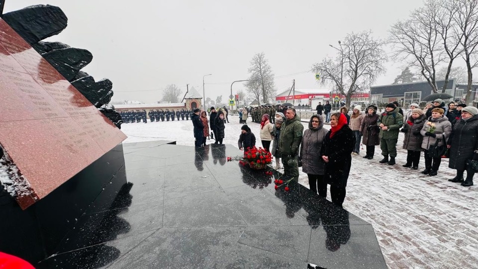 Представители профсоюзного движения региона почтили память десантников 6-й роты Представители профсоюзного движения региона почтили память десантников 6-й роты