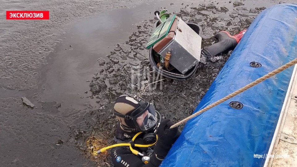 Тело утонувшего рыбака достали из Псковского озера 
