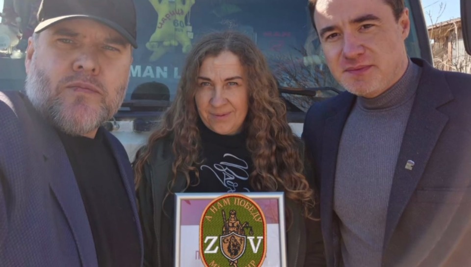 Доставляющей гумпомощь на СВО идричанке вручили почетную грамоту от «Народного фронта»