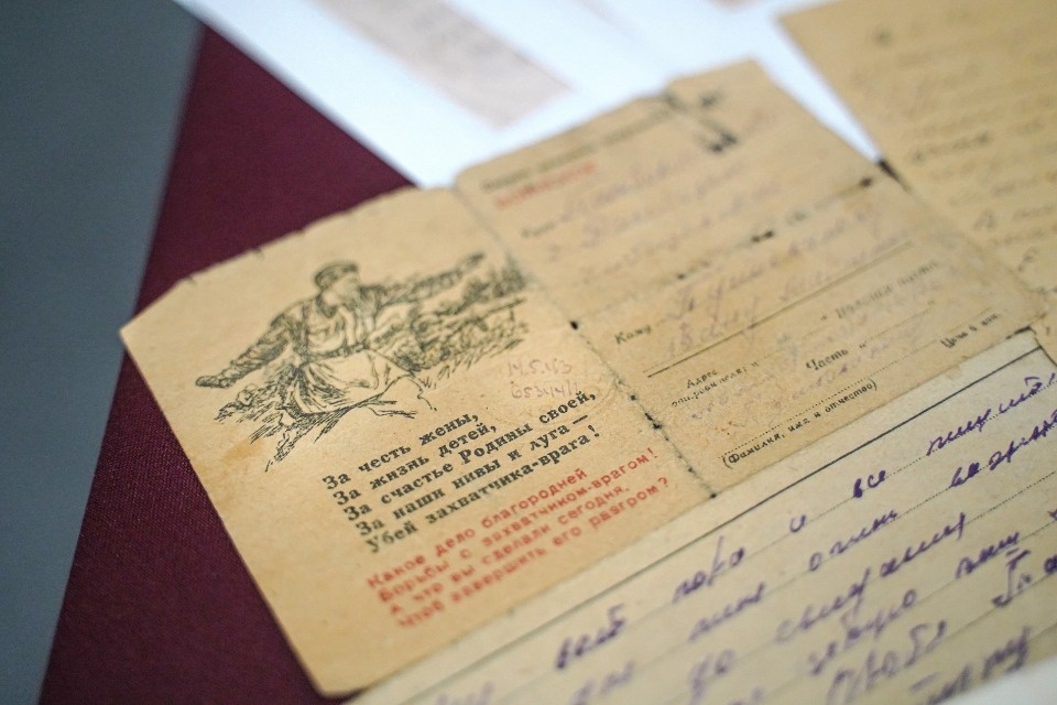 Сотрудники Псковского музея зачитали письма фронтовиков в Музее Победы