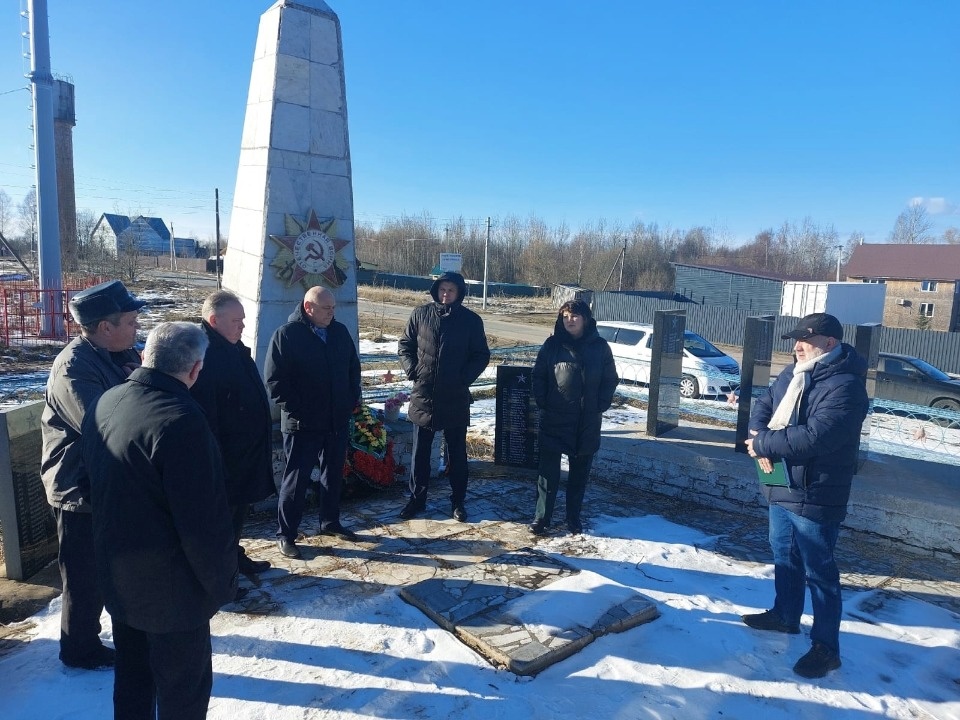 Продолжается работа по газификации нового Вечного огня в Псковском районе