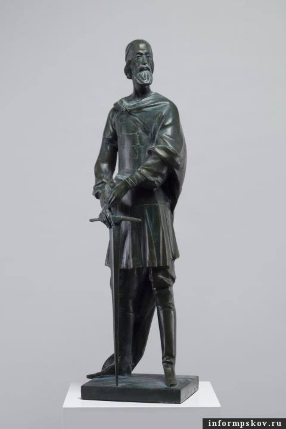 Вопрос об установке памятника князю Довмонту обсудили псковские депутаты