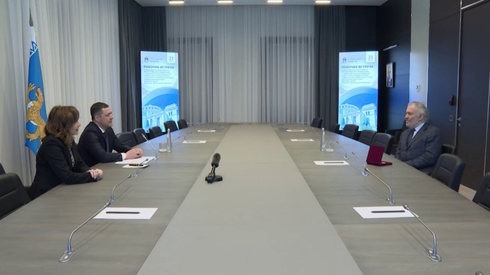 Почетный знак «За заслуги перед Псковской область» вручили дирижеру Валерию Гергиеву