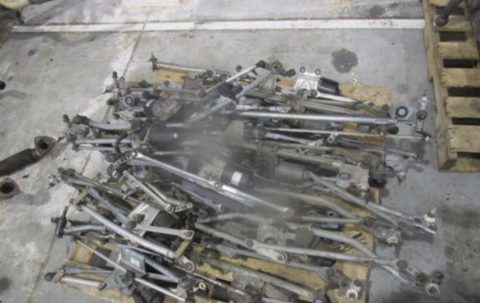 Незаконный ввоз четырех тонн автозапчастей пресекли псковские таможенники Незаконный ввоз четырех тонн автозапчастей пресекли псковские таможенники