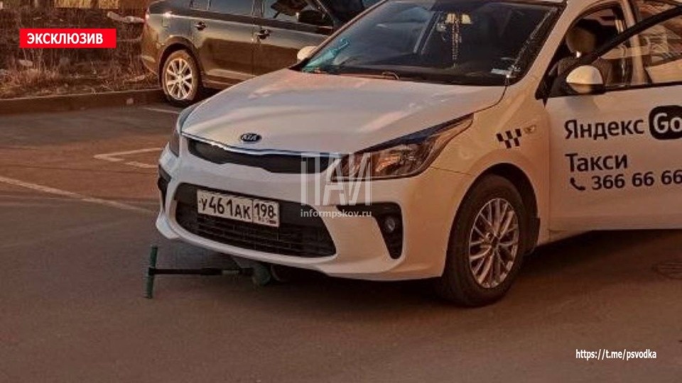 Четырехлетнего самокатчика доставили в больницу после наезда автомобиля в Пскове Четырехлетнего самокатчика доставили в больницу после наезда автомобиля в Пскове