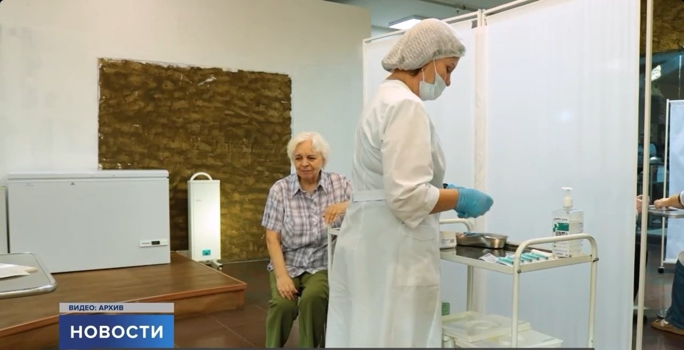 Псковичам рассказали, как не стать жертвой клещей