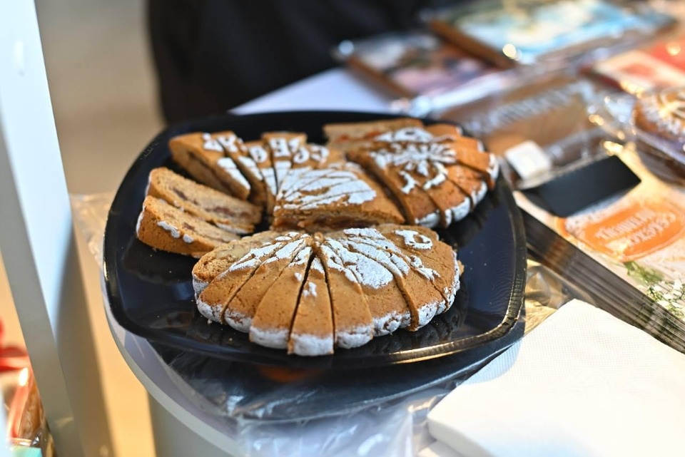 На выставке промышленности в Пскове работает гастрономическая выставка На выставке промышленности в Пскове работает гастрономическая выставка