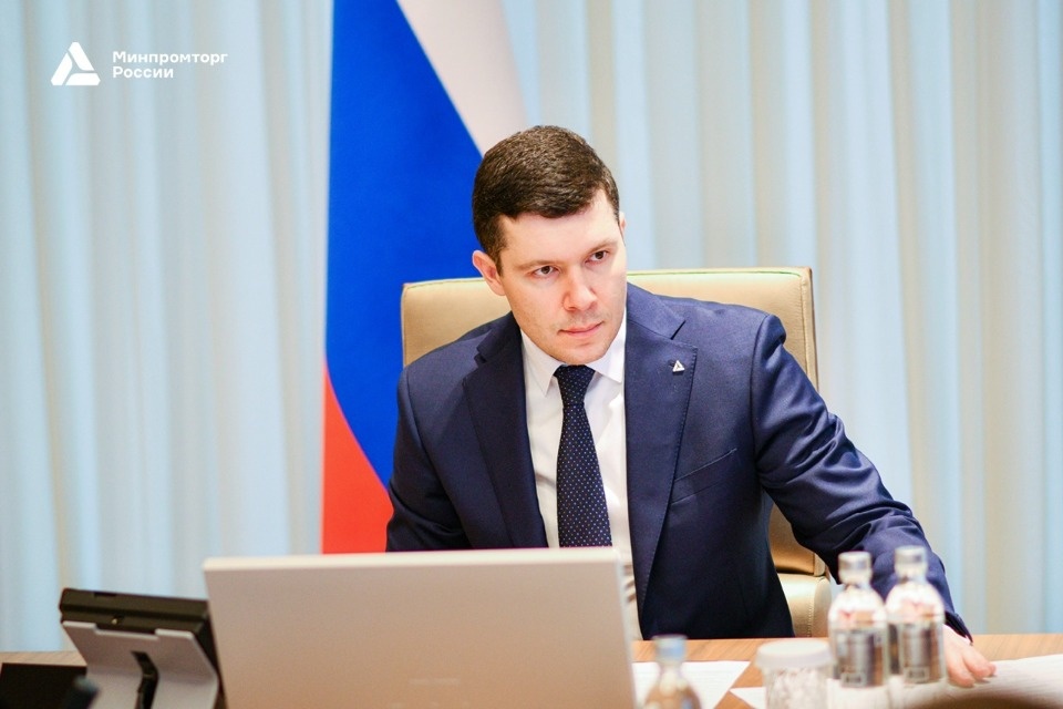 В Псковской области с рабочим визитом находится глава Минпромторга Антон Алиханов