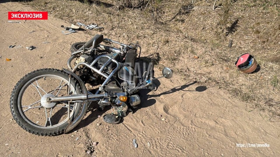 73-летнего мотоциклиста доставили в больницу после ДТП под Псковом 73-летнего мотоциклиста доставили в больницу после ДТП под Псковом