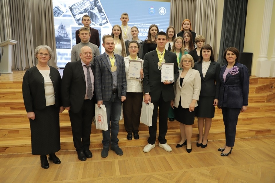 Победителей и призеров регионального этапа олимпиада «Умницы и умники» определили в Пскове Победителей и призеров регионального этапа олимпиада «Умницы и умники» определили в Пскове