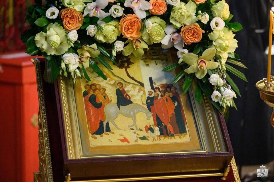 Михаил Ведерников поздравил псковичей с Вербным Воскресением