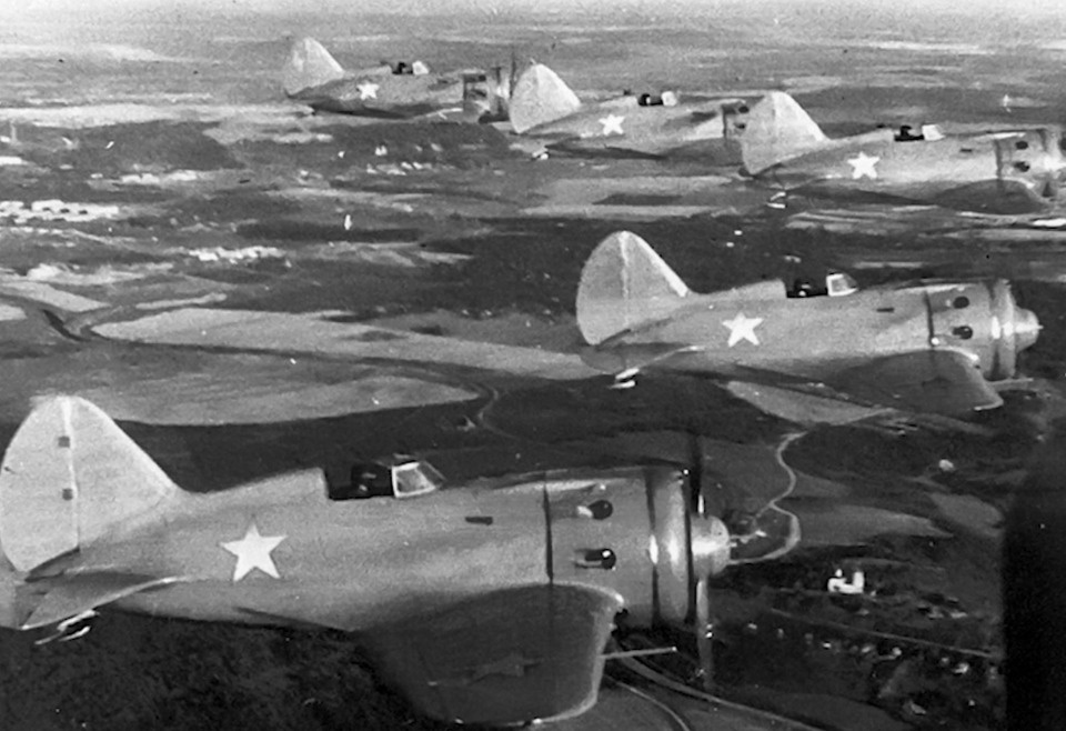 Псковский губернатор рассказал о подвигах советских летчиков