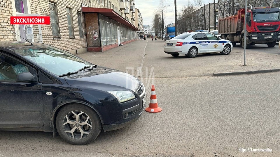 Ребенку потребовалась госпитализация после наезда автомобиля в Великих Луках Ребенку потребовалась госпитализация после наезда автомобиля в Великих Луках