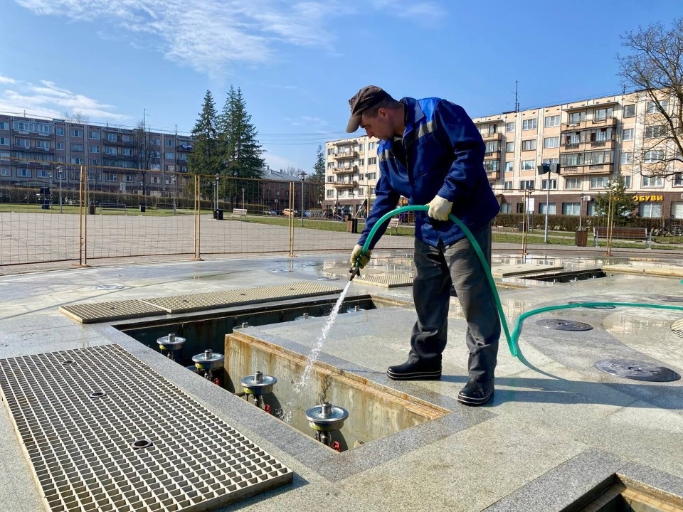 Фонтан на Четырех углах в Пскове планируют запустить уже 18 апреля Фонтан на Четырех углах в Пскове планируют запустить уже 18 апреля