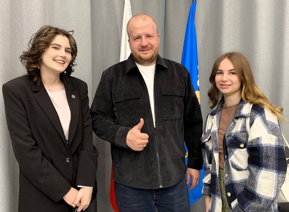 Глава Пскова встретился с призерами всероссийской олимпиады «Софиум» Глава Пскова встретился с призерами всероссийской олимпиады «Софиум»