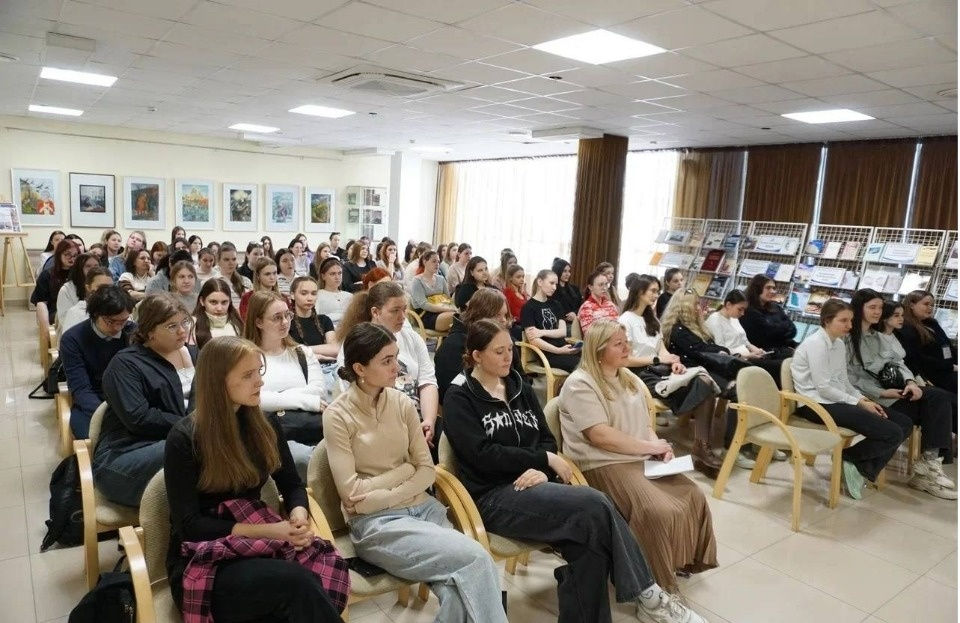 Около двух тысяч псковичей приняли участие в книжном форуме «Русский запад»