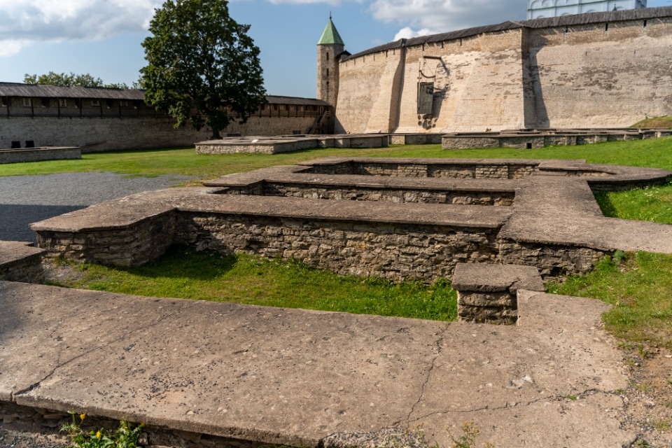 21 апреля в некоторых объектах Псковского музея-заповедника выходной 