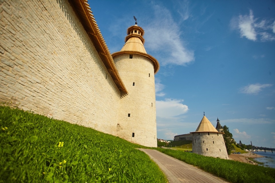 Псковская область вошла в 20-ку популярных направлений на майские праздники
