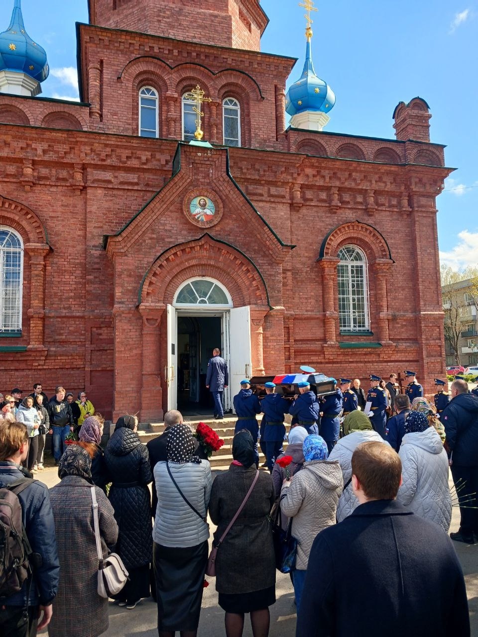 В Пскове в последний путь провожают военкора Никиту Гольдина