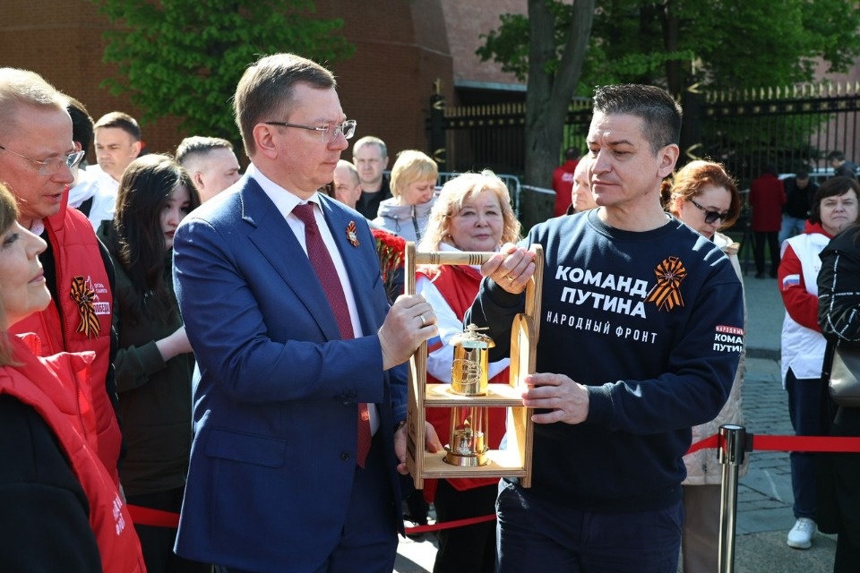 Трансляцию зажжения Вечного огня на мемориале «Журавли» в Санкт-Петербурге можно посмотреть в прямом эфире