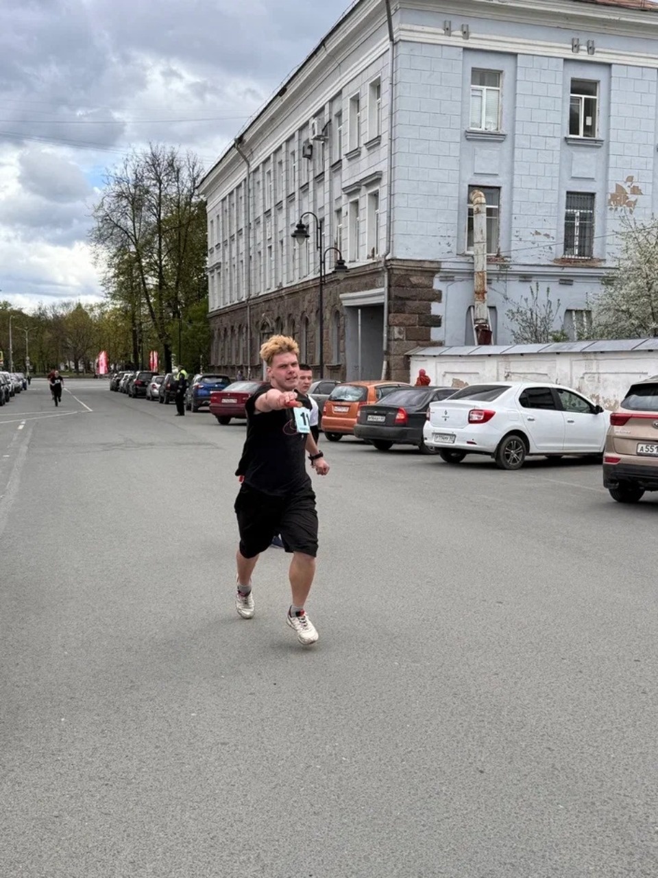 Все бегут – и я бегу!