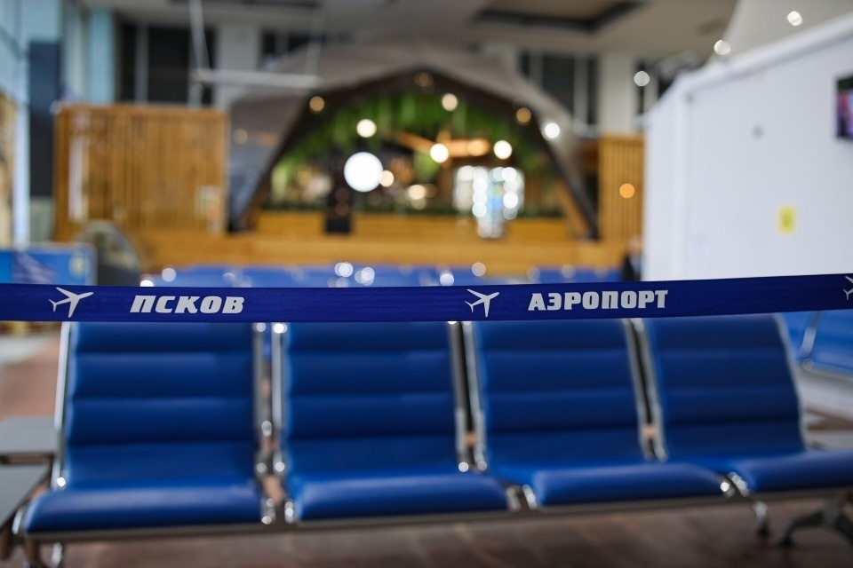 Сразу несколько авиарейсов отменили в аэропорту Пскова Сразу несколько авиарейсов отменили в аэропорту Пскова