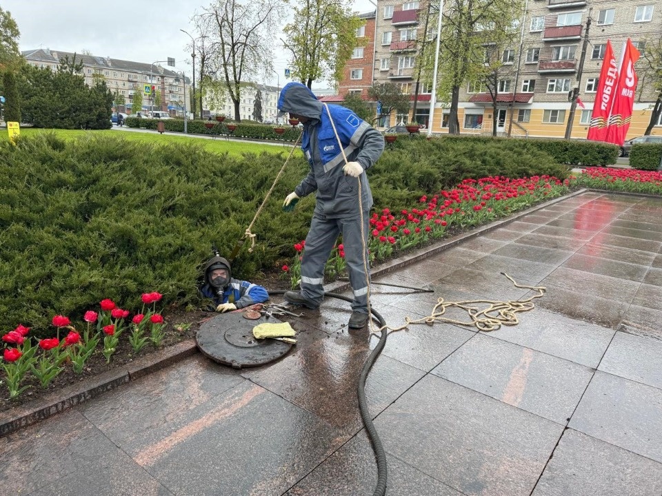 Псковские газовики подготовили мемориалы с Вечными огнями к годовщине Дня Победы