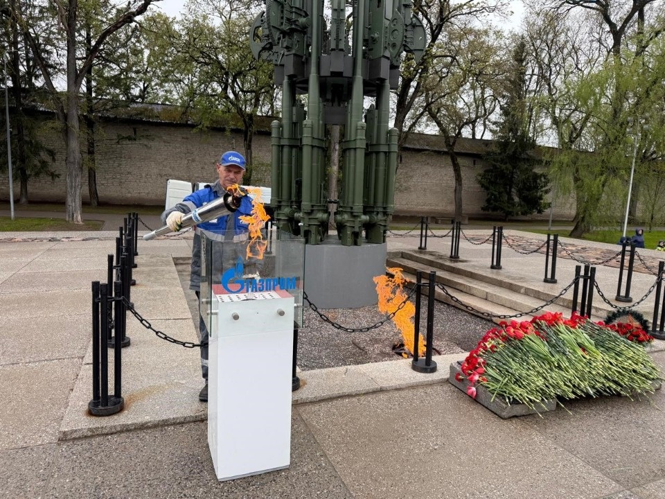 Псковские газовики подготовили мемориалы с Вечными огнями к годовщине Дня Победы