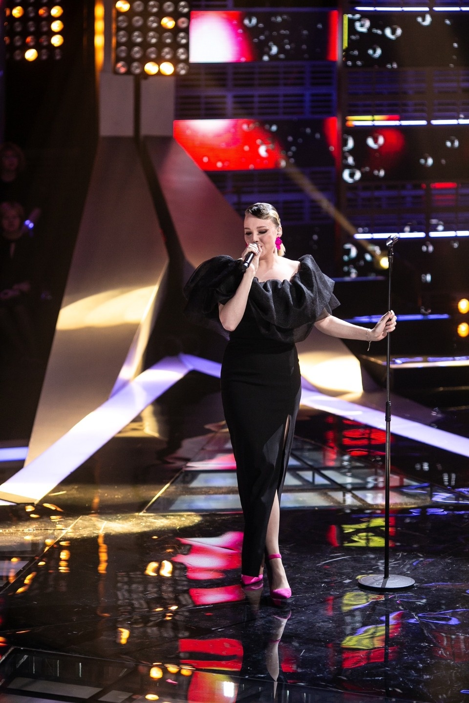 Псковская вокалистка выступит на телеканале «Звезда» 10 мая