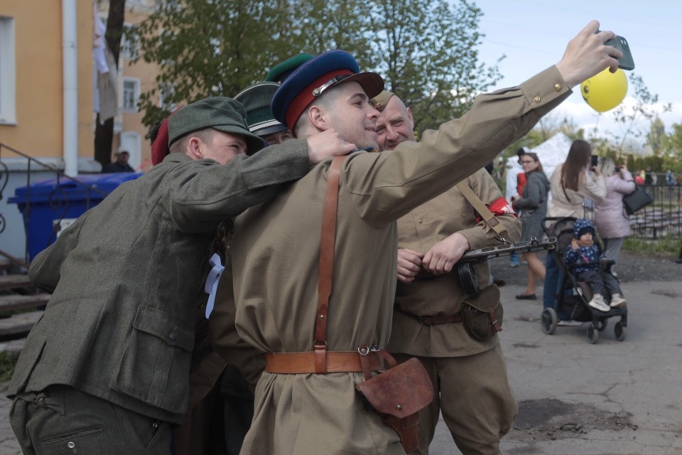 На нашей улице Победа!