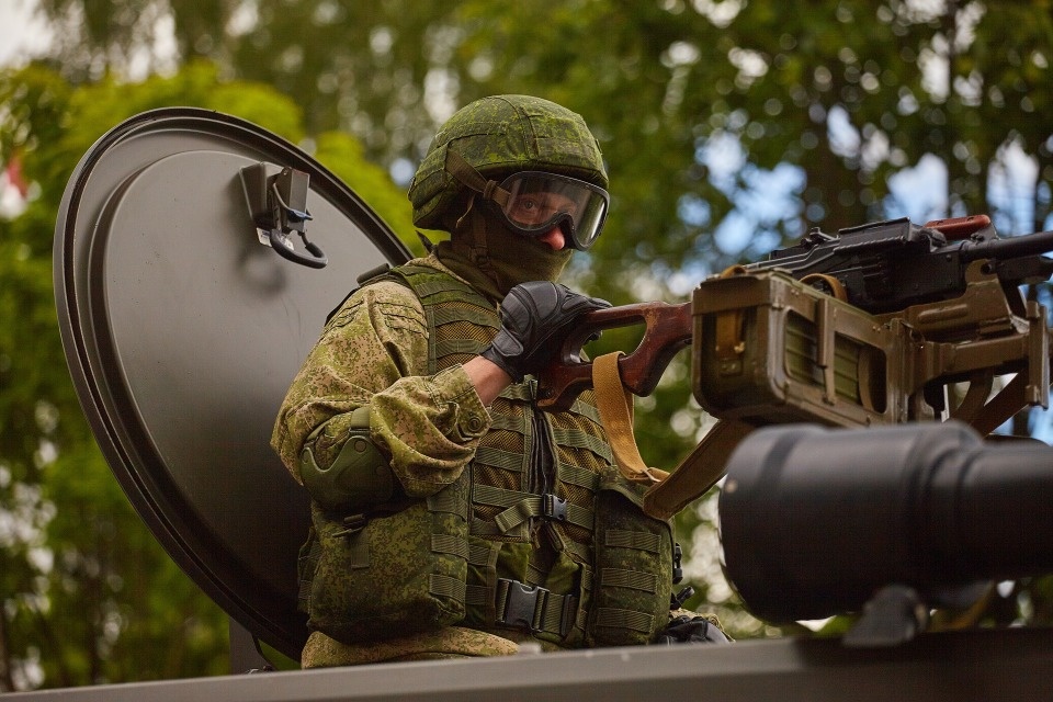 Учения проводятся на полигоне «Завеличье» в Пскове 