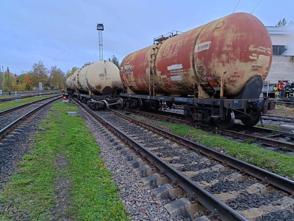В суд направили уголовное дело по факту схода вагонов грузового поезда в Дно В суд направили уголовное дело по факту схода вагонов грузового поезда в Дно