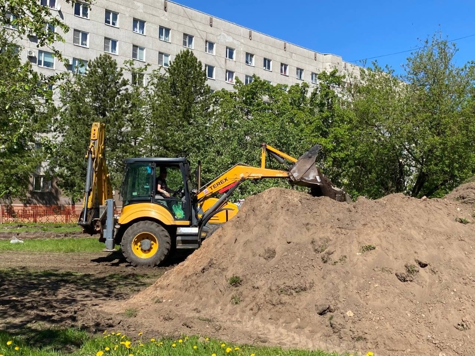 Борис Елкин рассказал о работах в сквере у гостиницы «Рижская» в Пскове