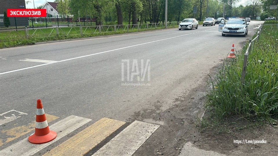 Автомобиль сбил маленького ребенка в Великих Луках 