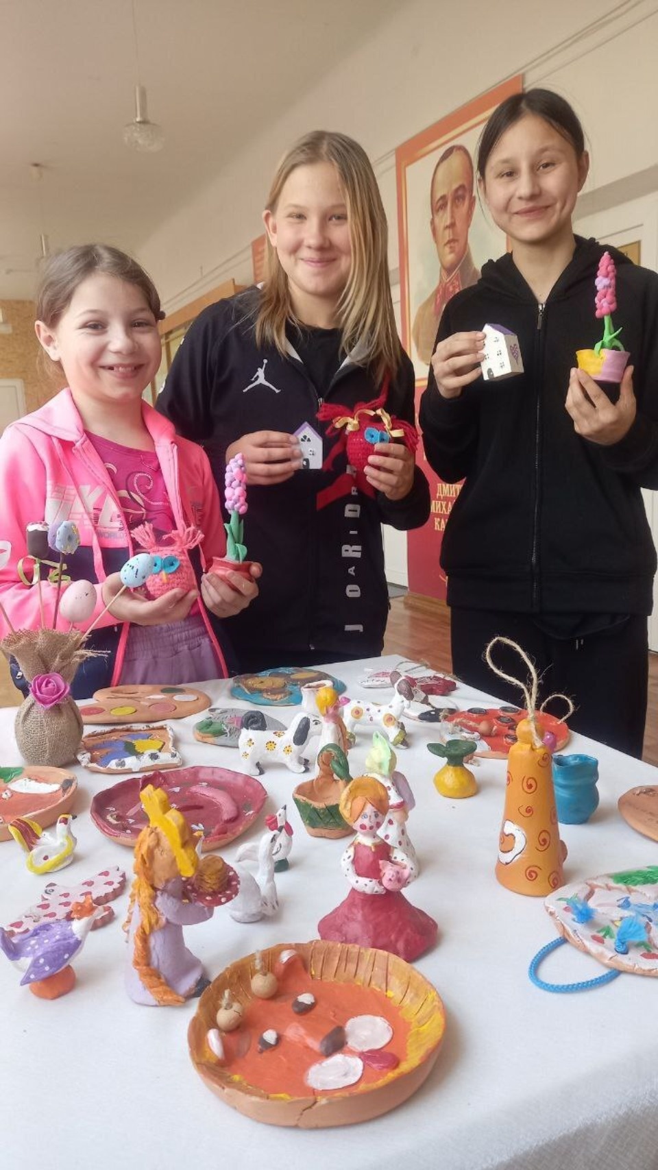 В Геническ из Псковской области отправят пять коробок с игрушками