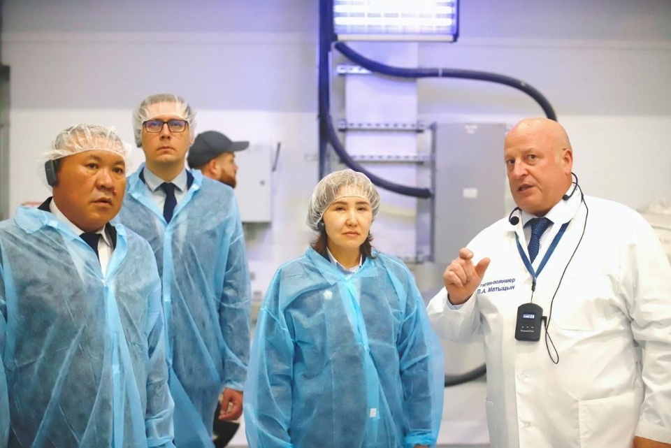 Делегация консульства Киргизской Республики в Санкт-Петербурге посетила завод «Титан-Полимер»