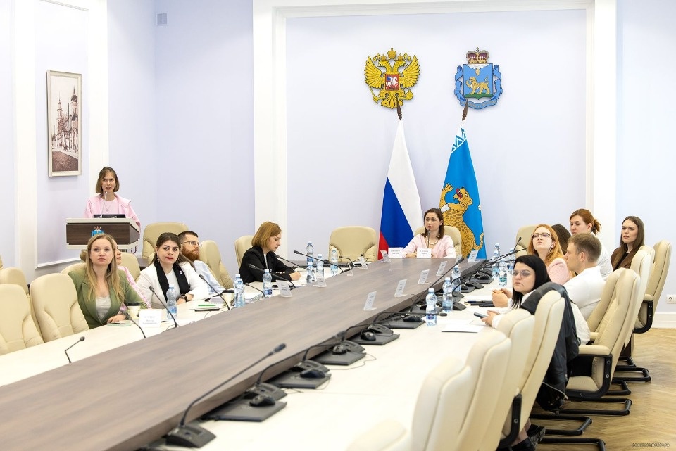 Обучающая встреча состоялась между ЦУР Псковской области и Молодёжным парламентом