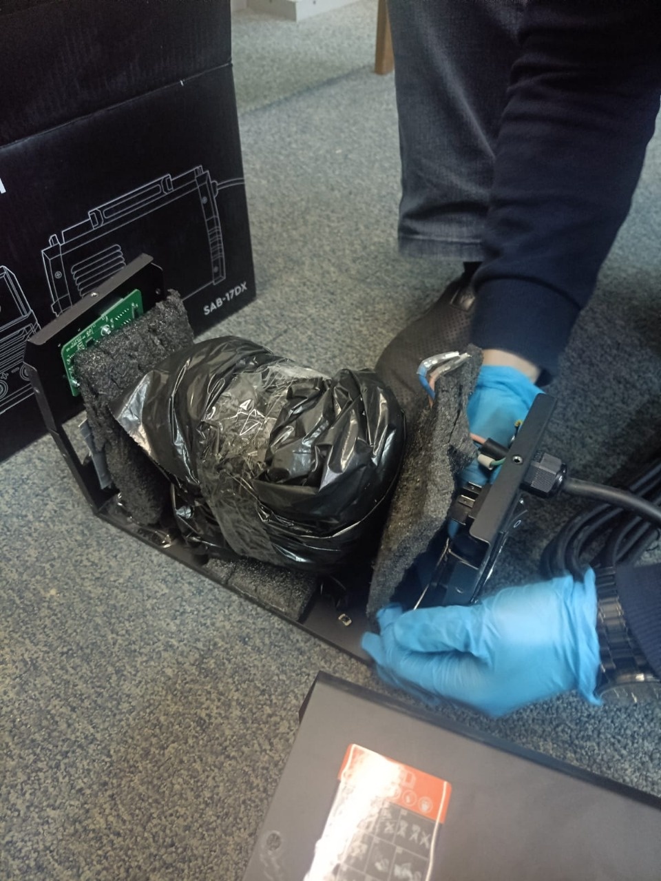 Три килограмма метилэфедрона нашли псковские таможенники в сварочном аппарате Три килограмма метилэфедрона нашли псковские таможенники в сварочном аппарате