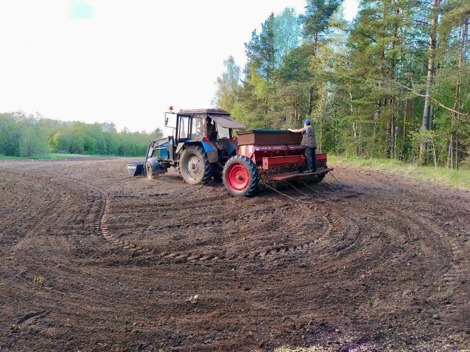 Первые два договора заключили с фермерами по программе «Псковский гектар»