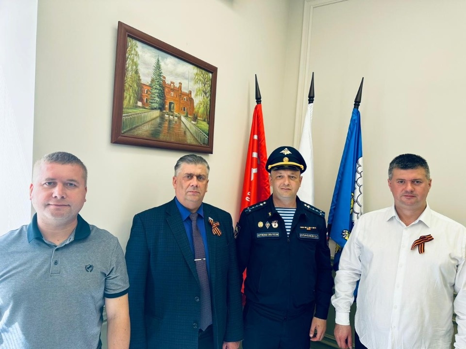 Псковские профсоюзы передали еще одну партию гумпомощи военнослужащим в зоне спецоперации Псковские профсоюзы передали еще одну партию гумпомощи военнослужащим в зоне спецоперации