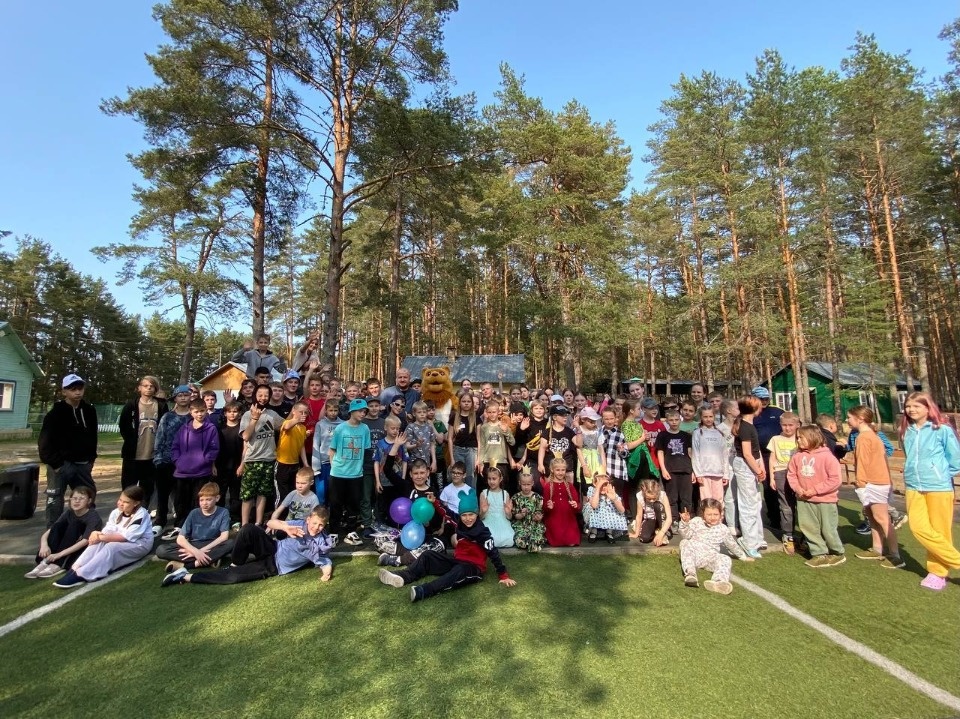 Борис Елкин посетил оздоровительный лагерь «Радуга» в Гдовском районе Борис Елкин посетил оздоровительный лагерь «Радуга» в Гдовском районе