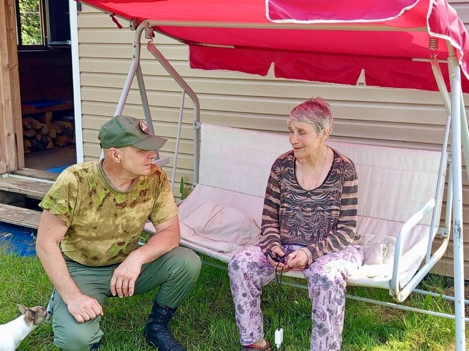 В Псковской области дружинник помог найти заблудившуюся в лесу пенсионерку В Псковской области дружинник помог найти заблудившуюся в лесу пенсионерку