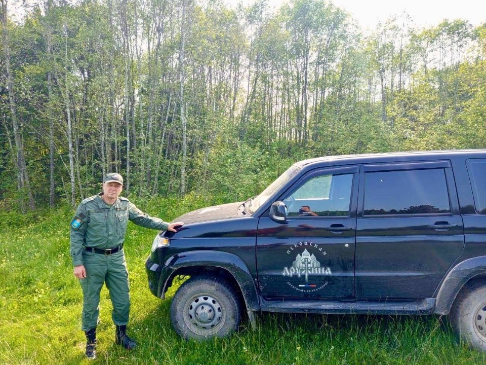 В Псковской области дружинник помог найти заблудившуюся в лесу пенсионерку В Псковской области дружинник помог найти заблудившуюся в лесу пенсионерку
