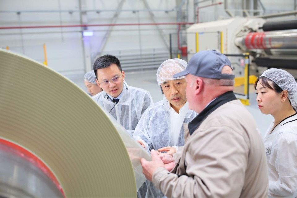 Делегация из китайского города Мяньян ознакомилась с работой завода «Титан-Полимер»