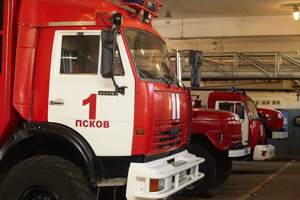 32 человека погибли на пожарах в Псковской области за пять месяцев