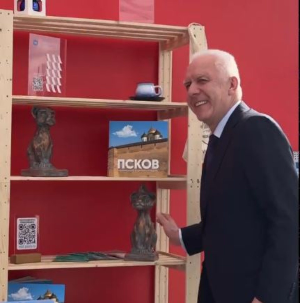 Александр Гуцан посетил стенд Псковской области на Международной выставке «Путешествуй!» в Москве
