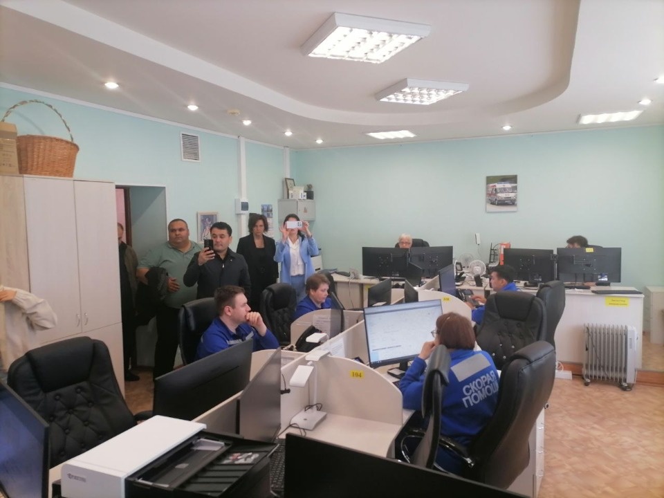 Делегация из Узбекистана посетила Псковскую станцию скорой медицинской помощи